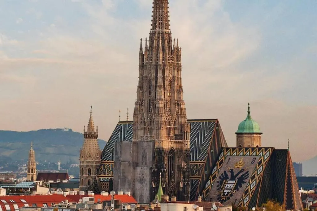 Zwischen Schoenbrunn Und Dem City Center L Lf37 Vienna 0*,  Austria